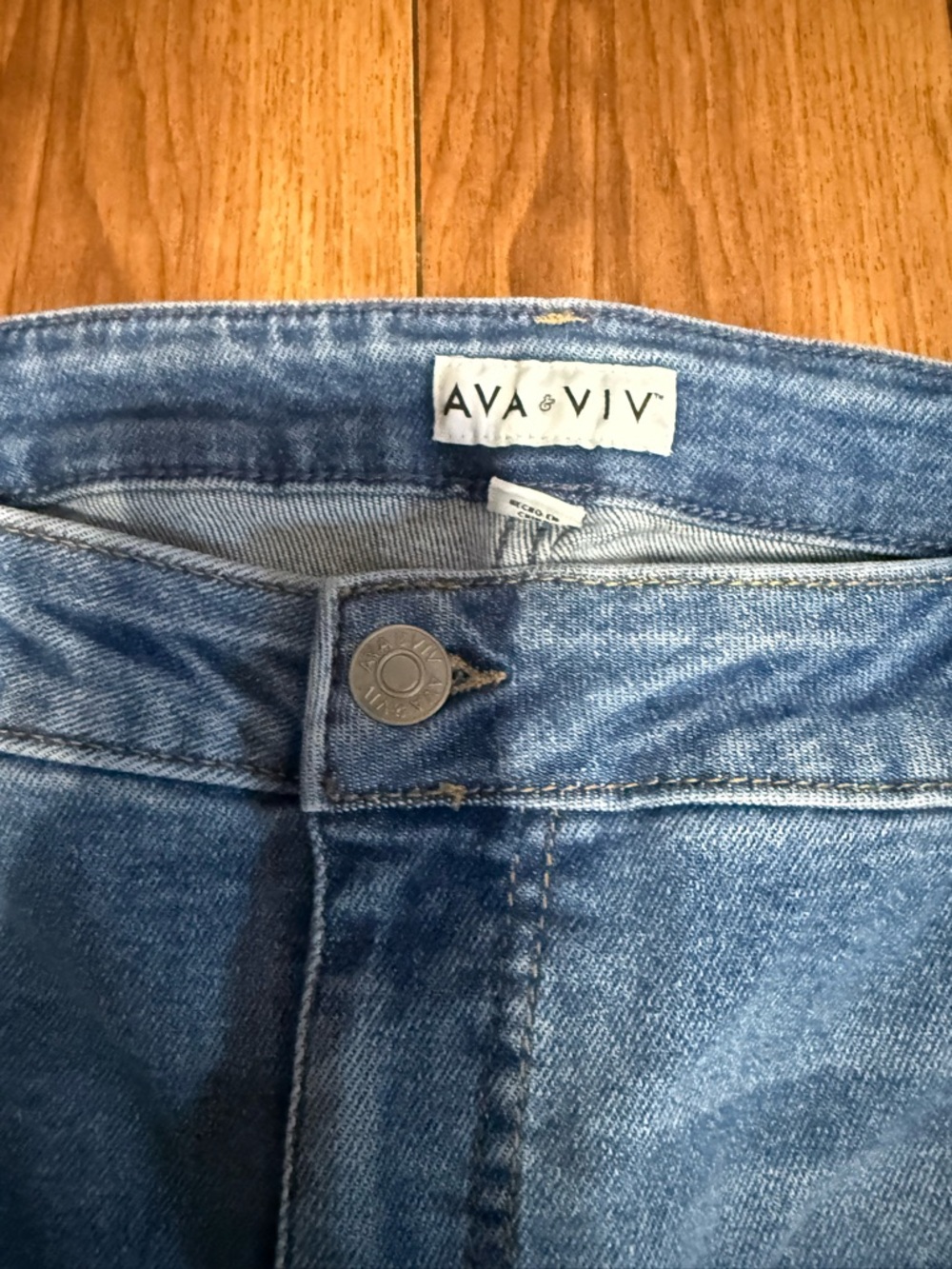 Ava & Viv Men's Relaxed Light Blue Distressed Jeans - Picture 2 of 9